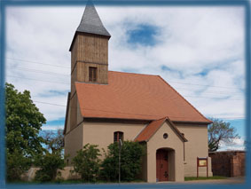 Kirche mit Eingang im Süden