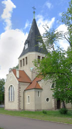 Kirche mit Eingang im Süden